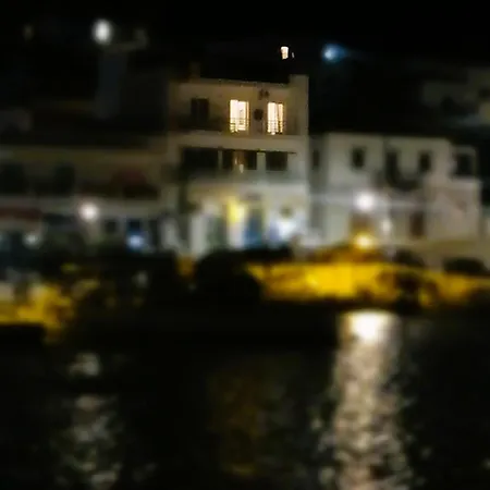 Isalos Andros Apartment