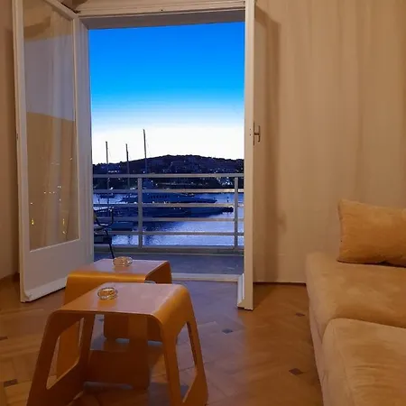 Isalos Andros * Batsi