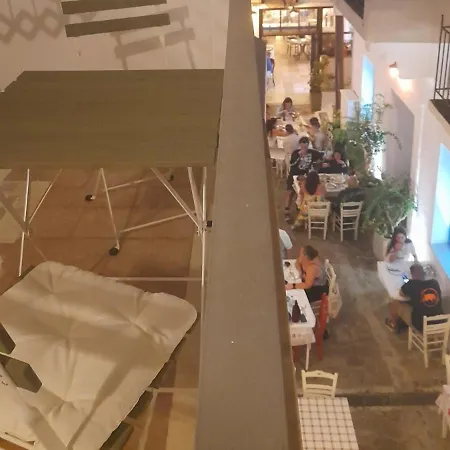 Apartment Isalos Andros Batsi